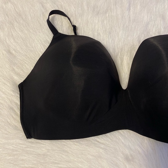 Secret Treasures Bra Womens Size 42DD Black Wireless Thin Padding Back Closure - Picture 3 of 7